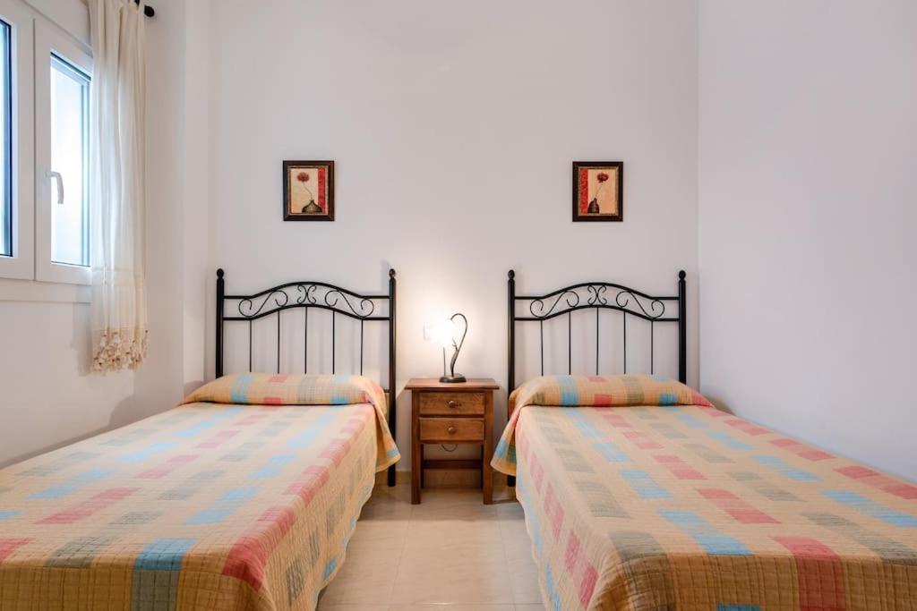 Aptº Almadraba "Ideal Para Familias Y Parejas" 콘일데라프론테라 외부 사진